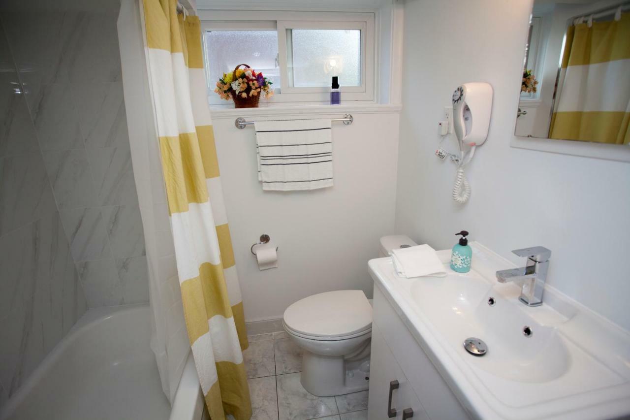 Cozy 3Br 2Bth Lower Unit, A Min To Hwy401, 404 & Dvp Villa Toronto Bagian luar foto